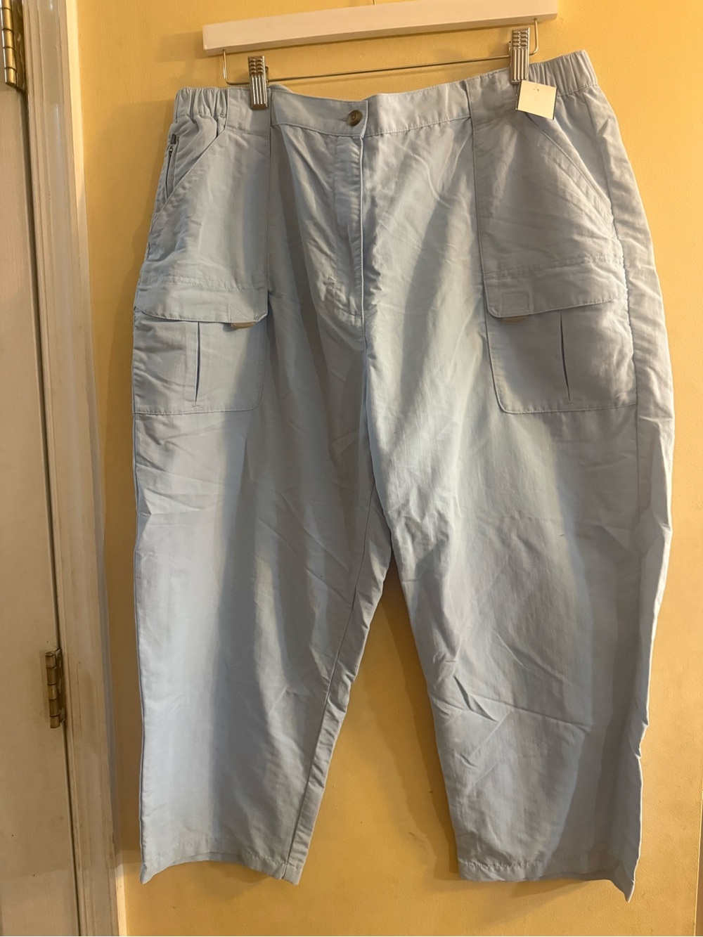 LLBean Women’s  Cropped Cargo Pants, XL